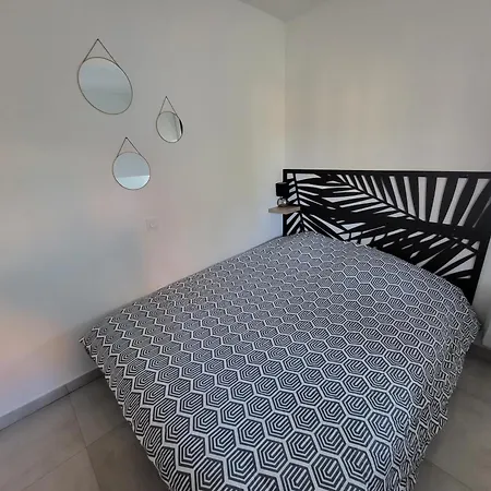 Ilena Apartment *